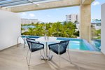 Izba swim up