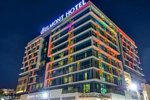 Večerný pohľad na hotel 