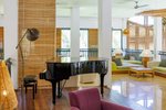 Balcony bar - piano