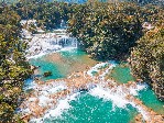 Tyrkysové kaskády Agua Azul v Chiapas