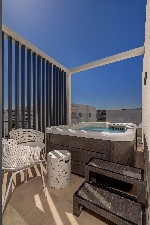 Dvojposteľová izba Deluxe, vonkajšie jacuzzi