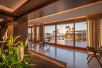 Lobby bar a terasa