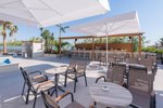 Pool Bar