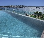 Strešná terasa s bazénom