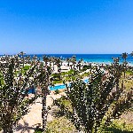 Pohľad na záhradu a pláž