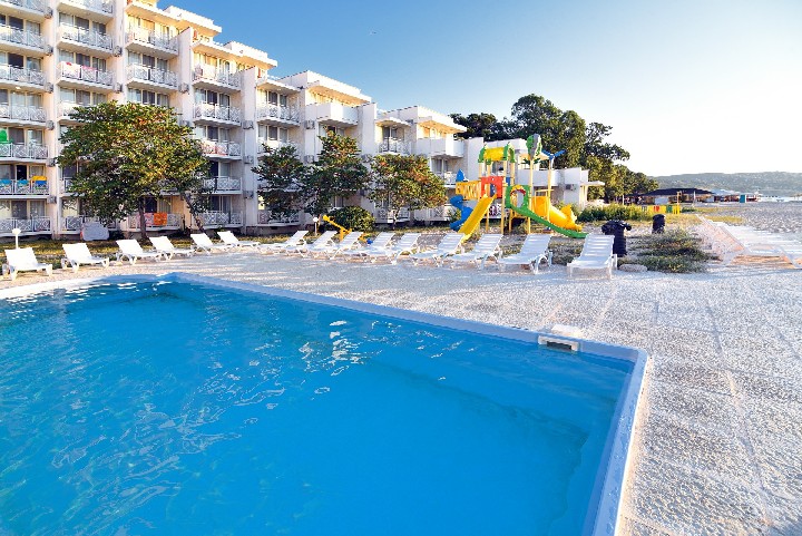 Bazén hotelov Mura a Slavuna