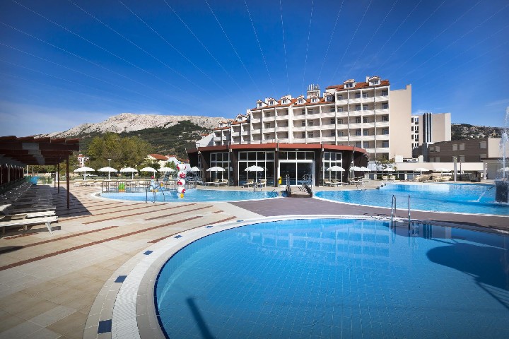 Hotel s bazénom