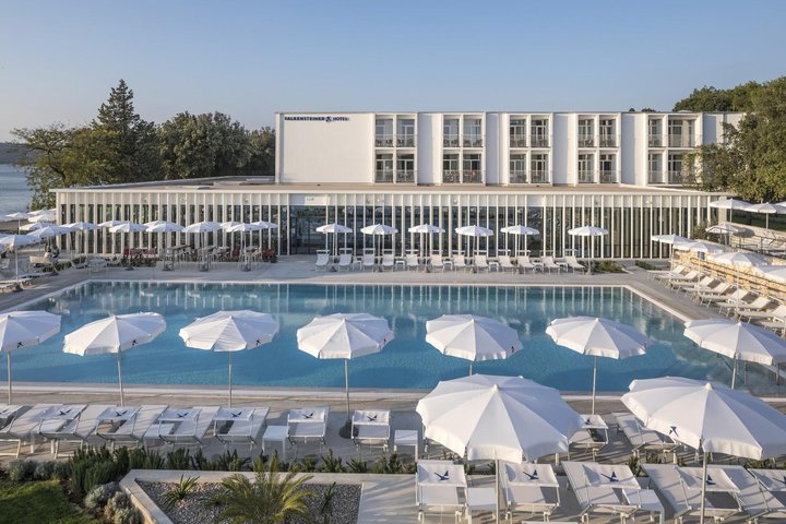 Hotel s bazénom