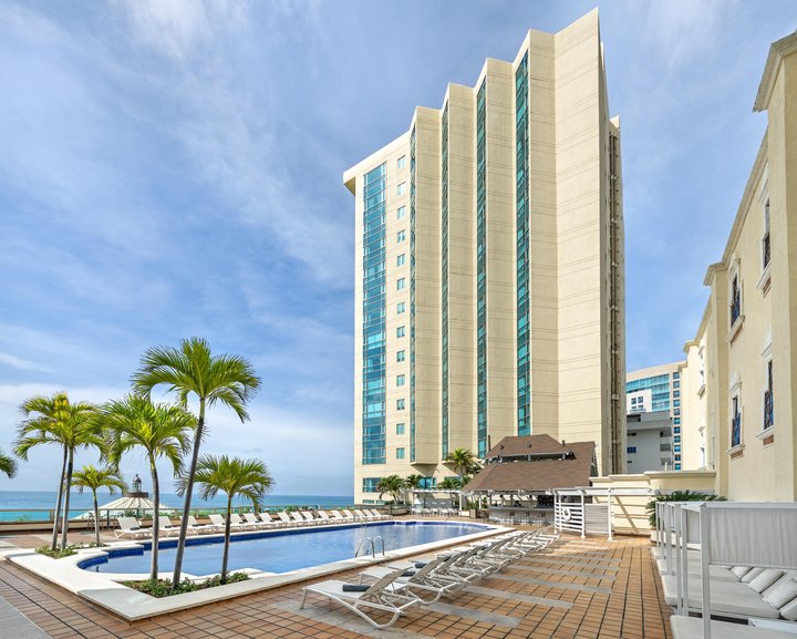 Hotel s bazénom