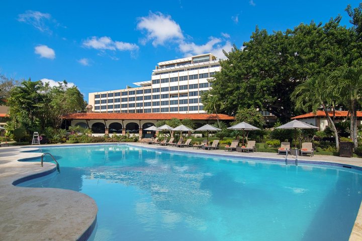 Hotel s bazénom