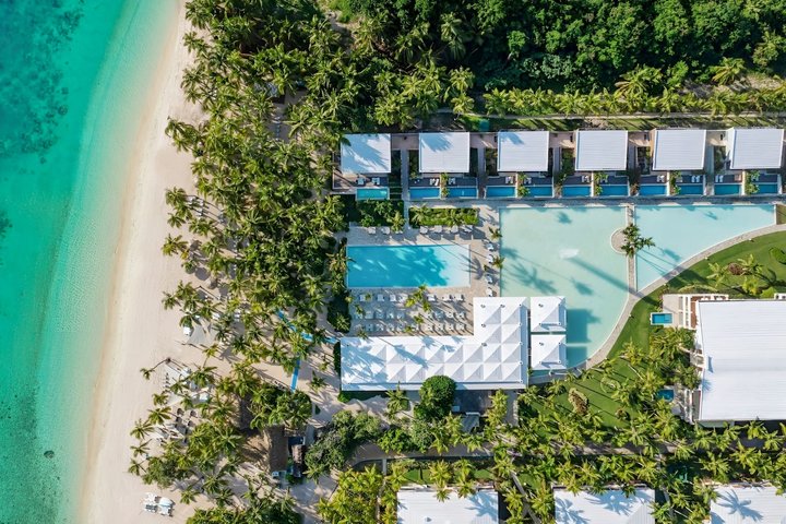 Pohľad na bazén a pláž