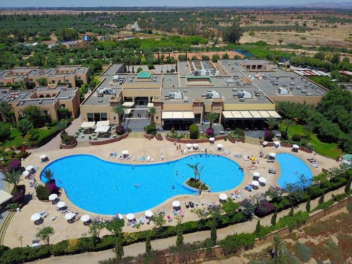 Hotel s bazénom