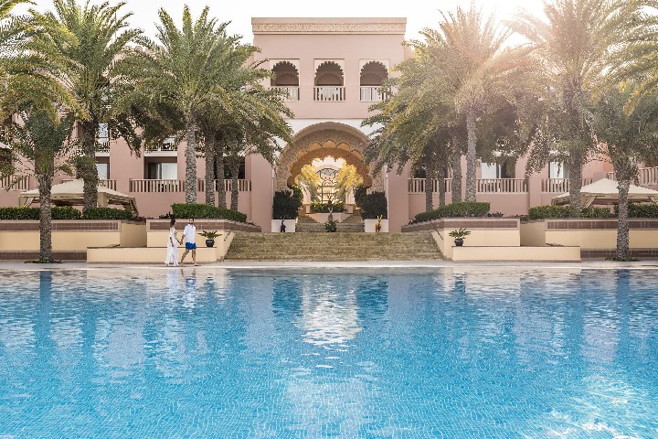 Hotel Shangri-La Al Husn Resort & Spa dovolenka