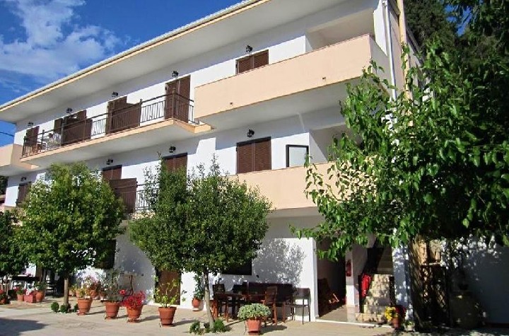 Hotel Captain´s Studios dovolenka