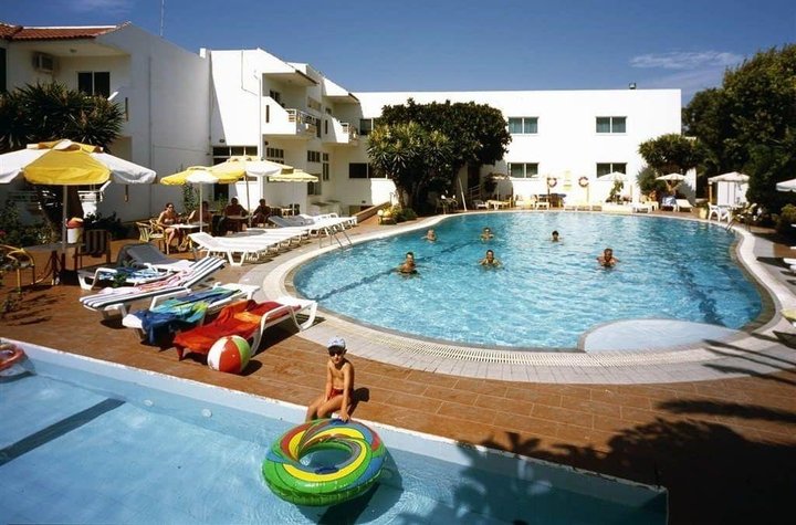 Hotel s bazénom