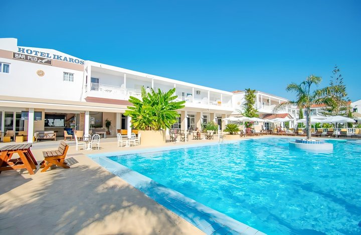 Hotel s bazénom