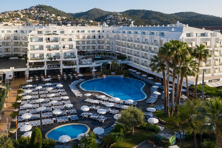 Hotel s bazénom