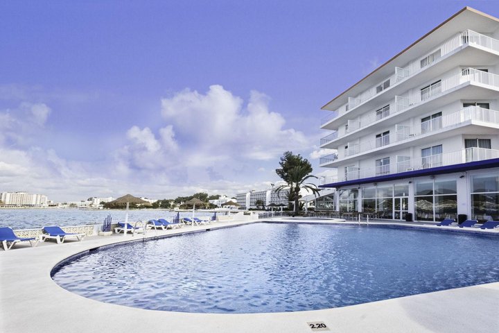 Hotel s bazénom