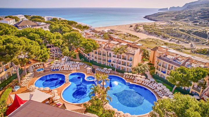 Hotel s bazénom