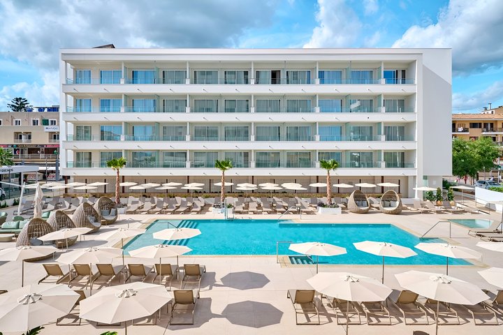 Hotel s bazénom
