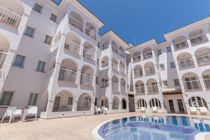 Hotel s bazénom