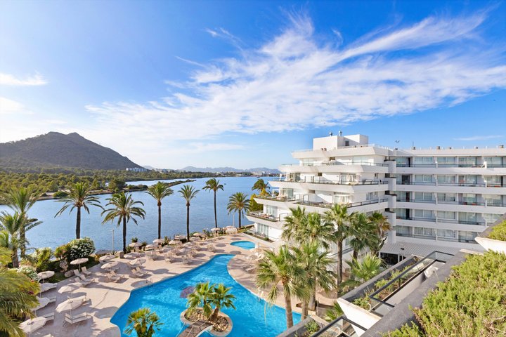 Hotel s bazénom