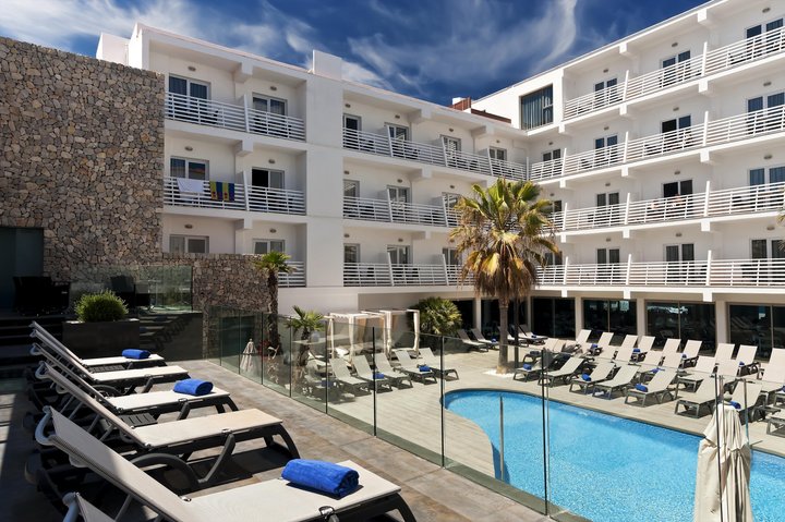 Hotel s bazénom