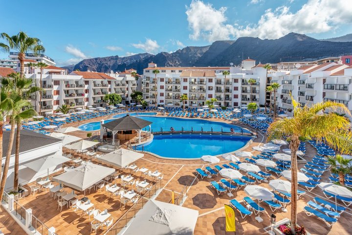 Hotel s bazénom