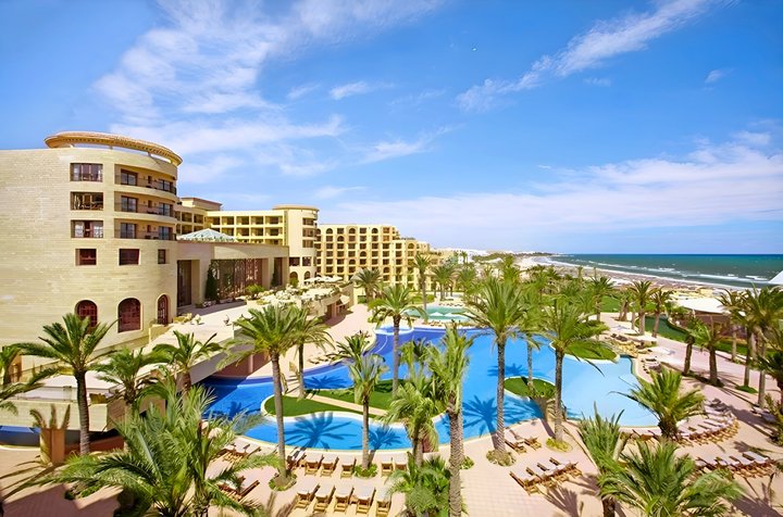 Mövenpick Resort & Marine Spa – fotka 1
